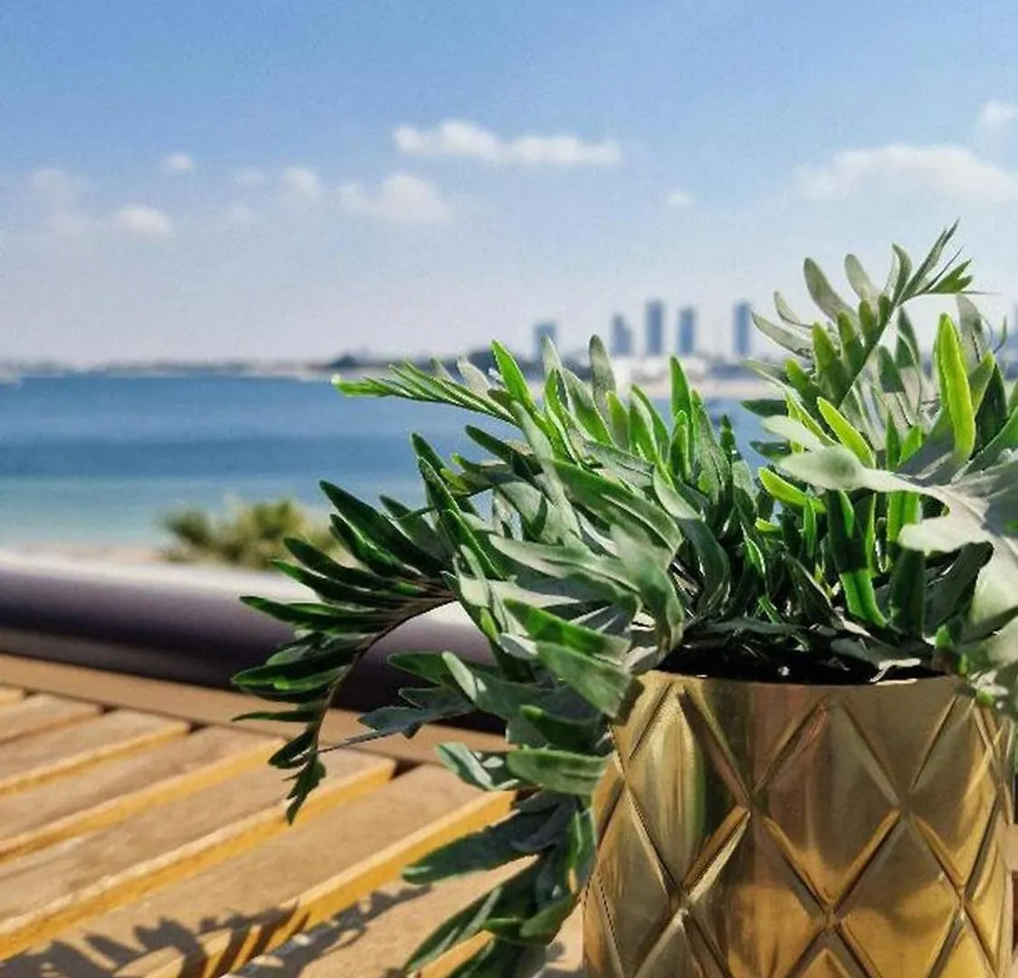 Beachfront Bliss On The Palm Jumeirah Dubai Apartment