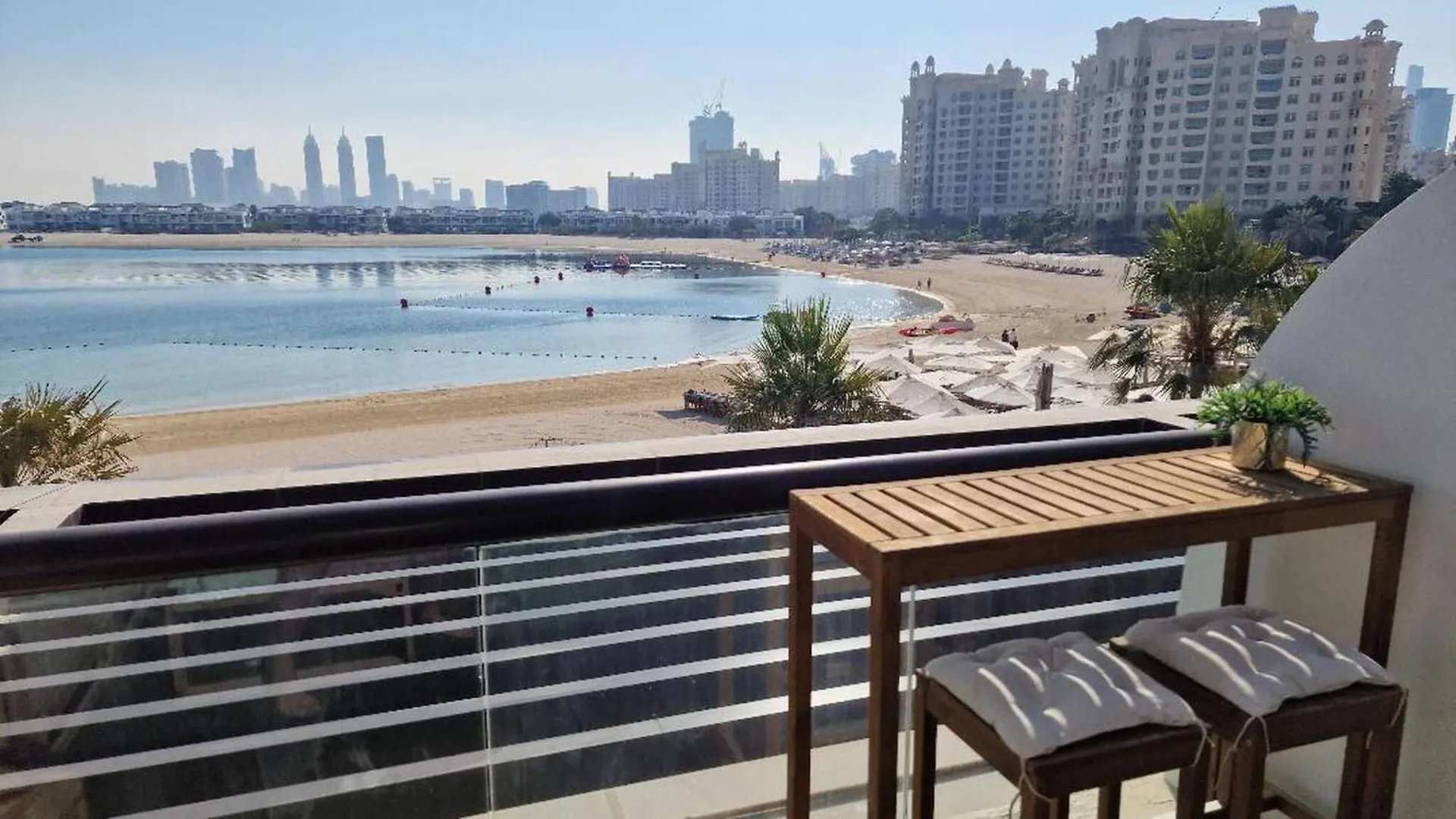 Beachfront Bliss On The Palm Jumeirah Dubai
