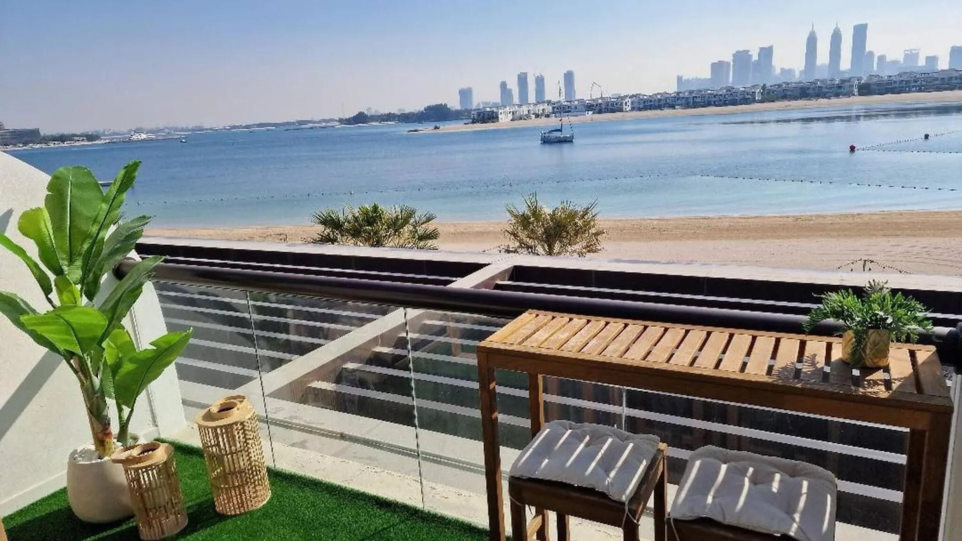 Apartment Beachfront Bliss On The Palm Jumeirah Dubai