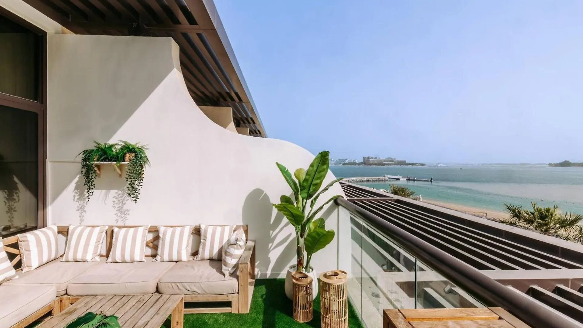 Beachfront Bliss On The Palm Jumeirah Dubai United Arab Emirates