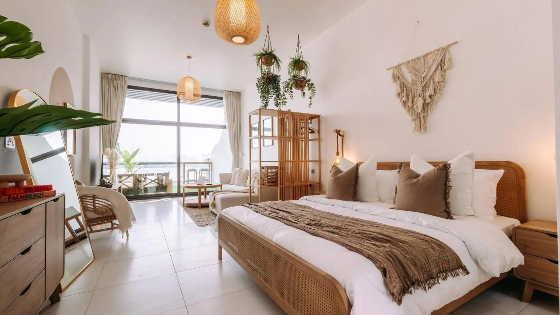 Apartment Beachfront Bliss On The Palm Jumeirah Dubai United Arab Emirates